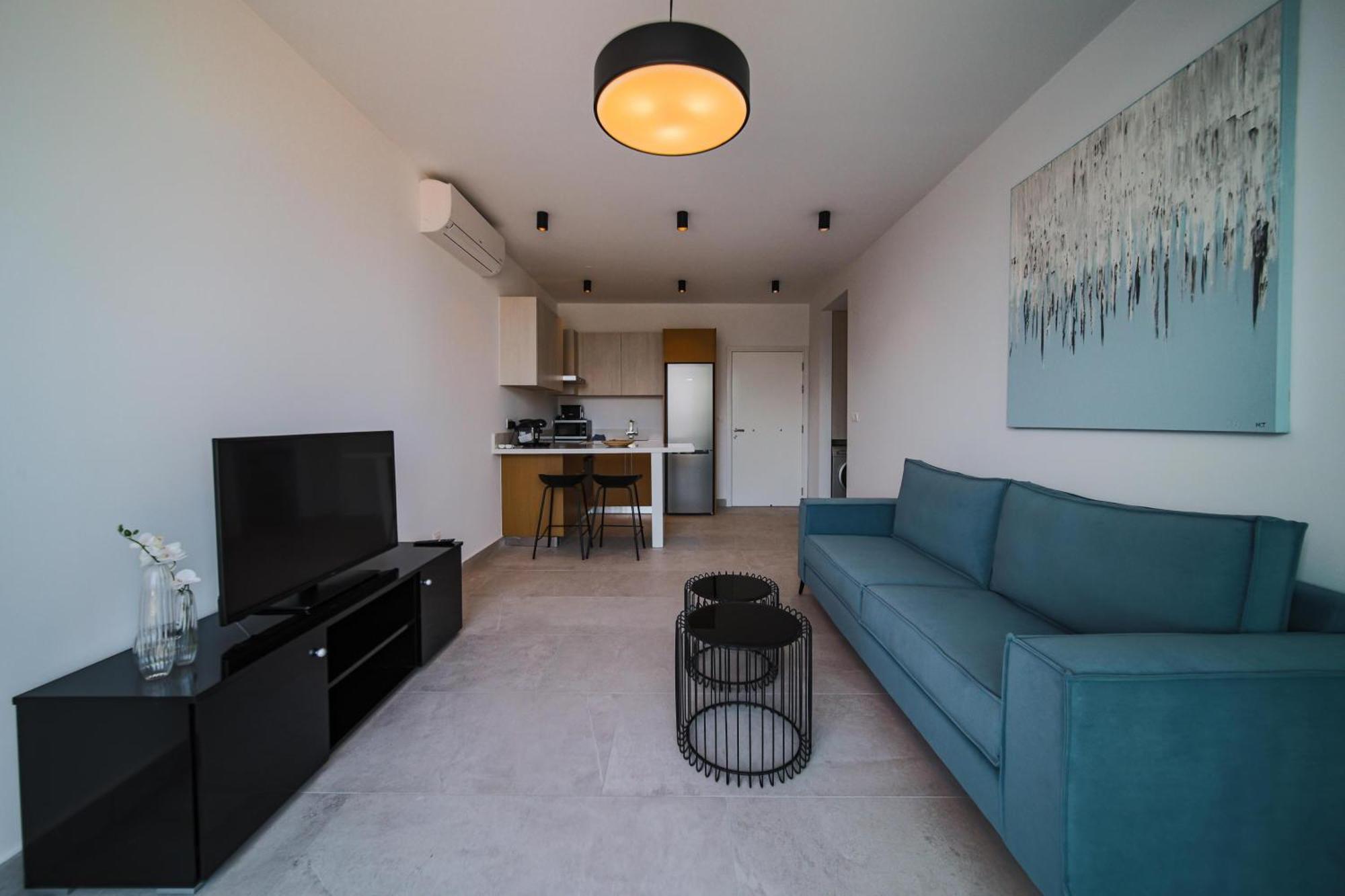 Апартаменты Avenue 102 1 Bed Пафос Экстерьер фото